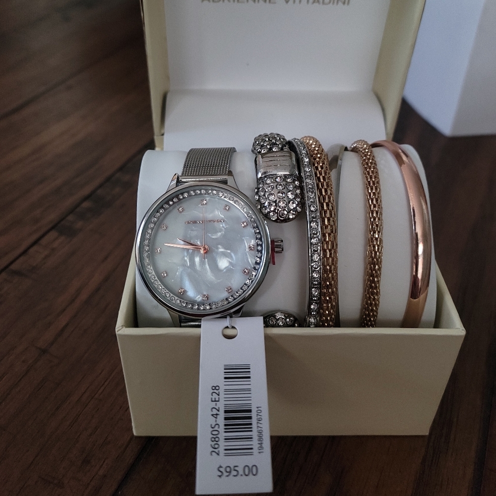 NIB Adrienne Vittadini Watch/Bracelet Set